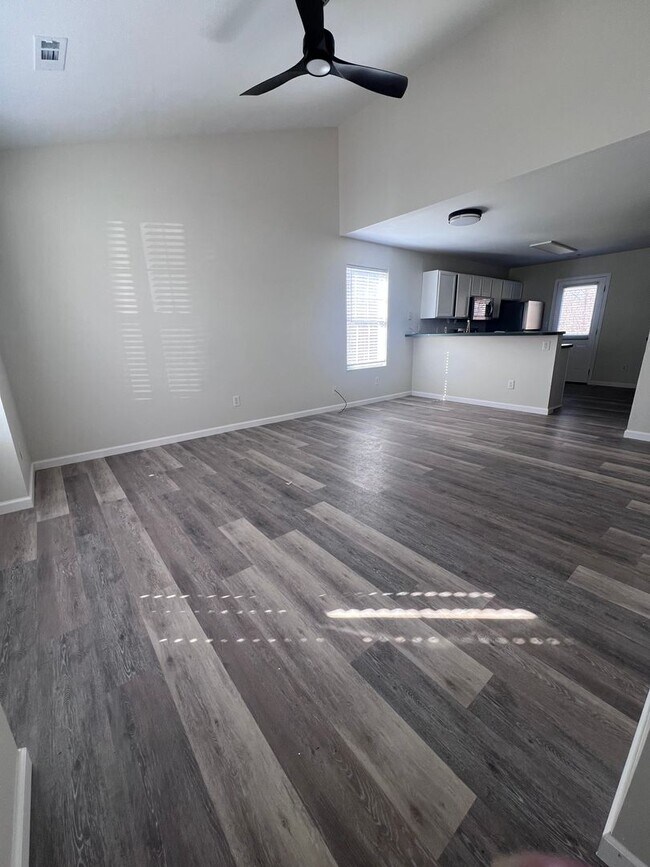 Foto del edificio - 1715-1715 Hanover Blvd