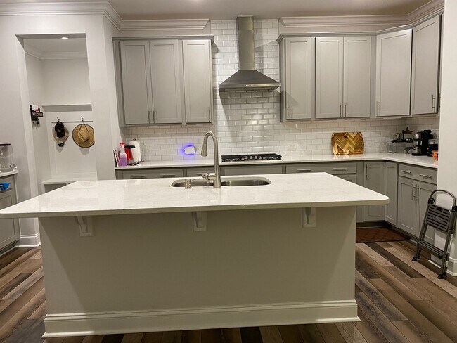 Kitchen - 2905 Baronial St