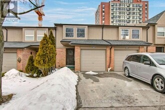 Building Photo - 6530 Glen Erin Dr