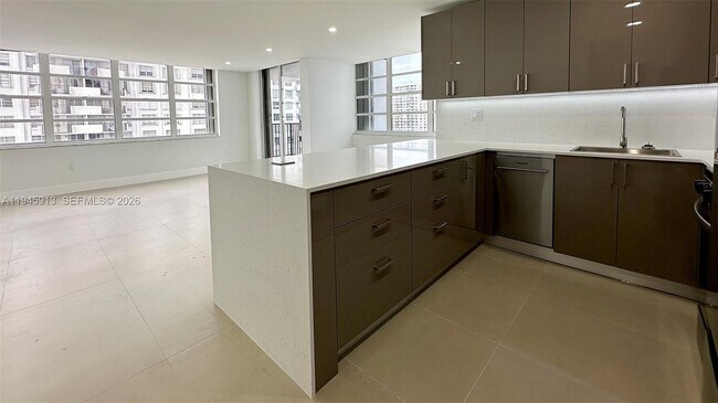 Foto del edificio - 2750 NE 183rd St