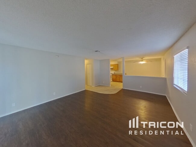 Building Photo - 104 Edelweiss St