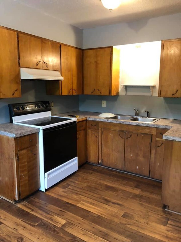 702 Hopkins Ave Unit 6, Poteau, OK 74953 Room for Rent in Poteau, OK