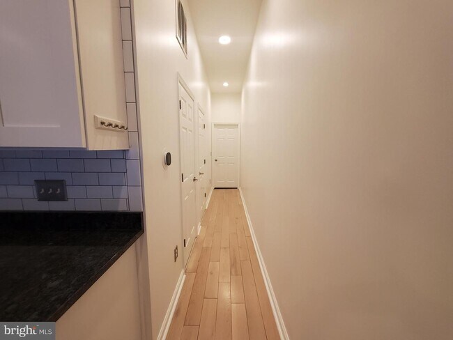 Foto del edificio - 7242 Frankford Ave