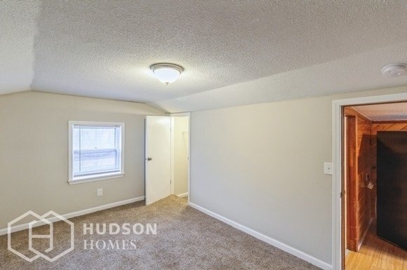 Building Photo - 401 Capen Rd