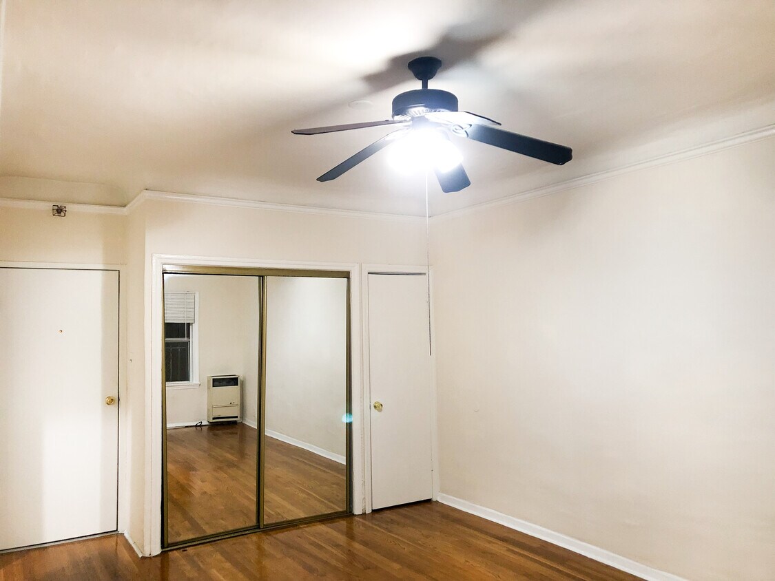 Foto principal - 1109 Laguna Ave