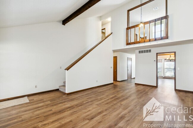 Building Photo - Bi Level Townhome in East Wichita