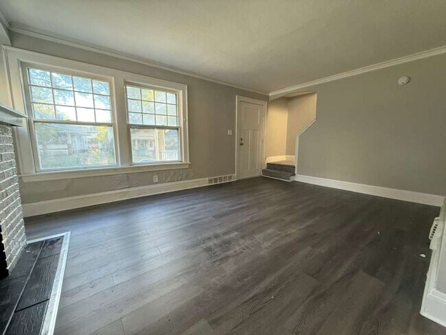 Foto del edificio - 3 BED 1 BATH BEAUTIFUL HOME IN CLEVELAND!