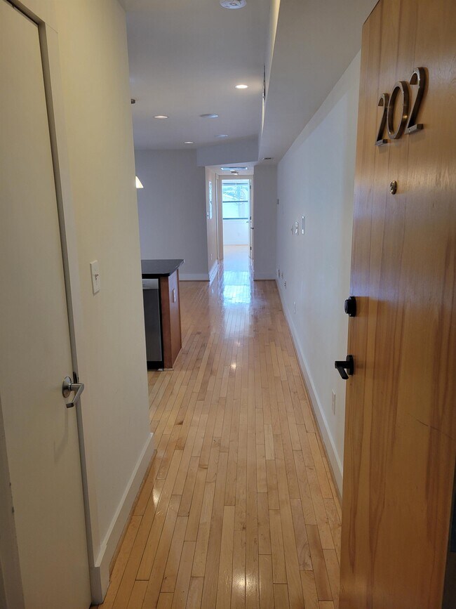 Foto del edificio - 1323 K St SE