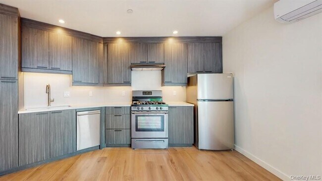 Building Photo - 16 Tiernans Ln