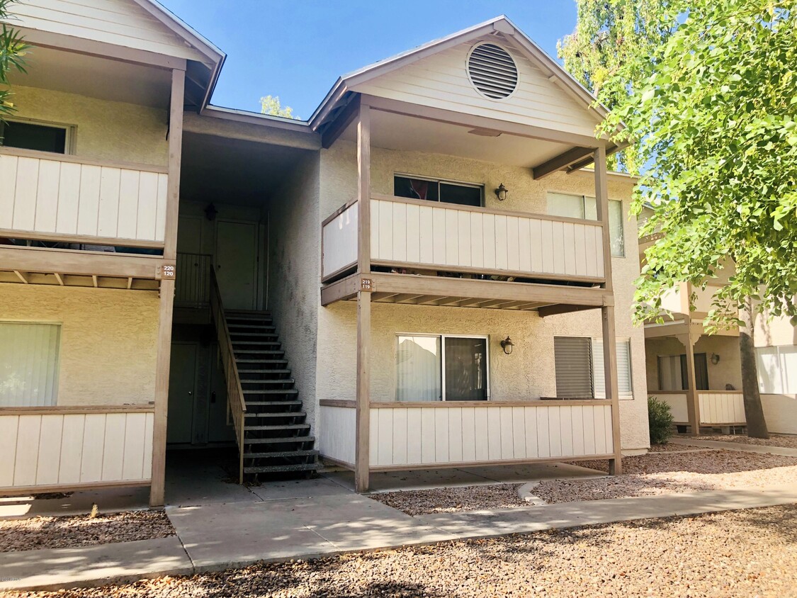 Primary Photo - 616 S Hardy Dr