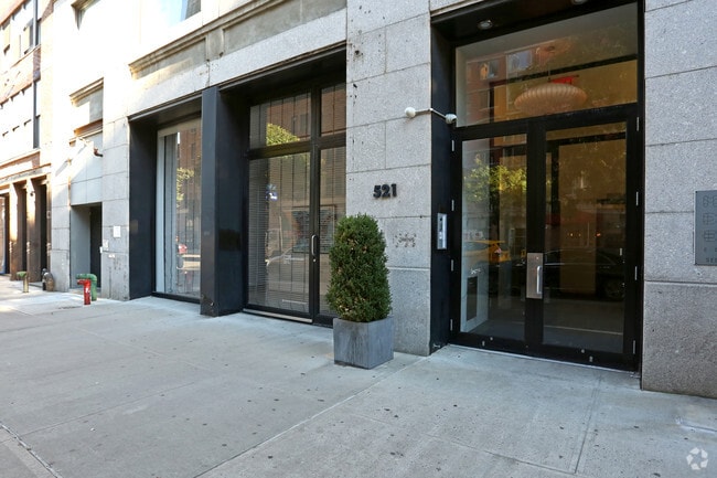 Building Photo - 521 W 23rd St