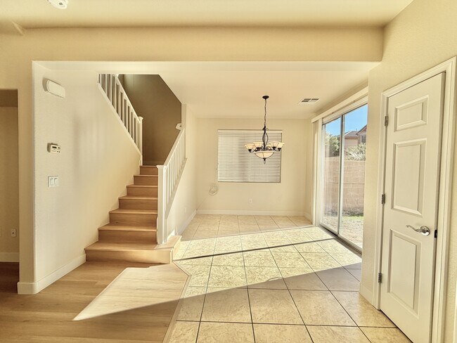 Foto del edificio - 315 Ladies Tee Ct