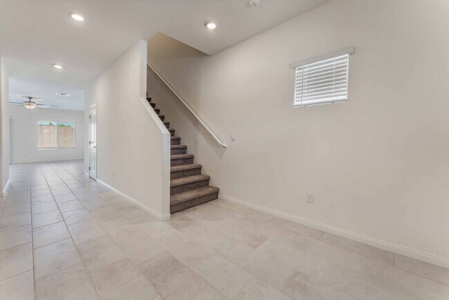 Foto del edificio - NEWLY BUILT Home with Park Views!