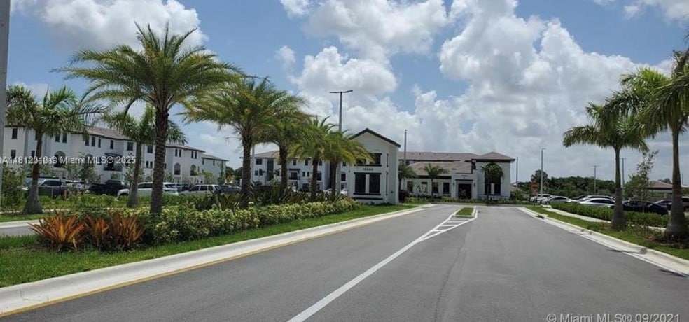 Primary Photo - 15560 SW 136th St
