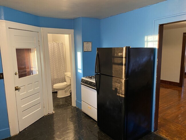 Foto del edificio - 2394 Elyria Ave. (Upstairs)