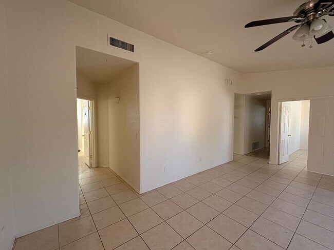 Foto del edificio - 3Bed 2Bath West Side Home
