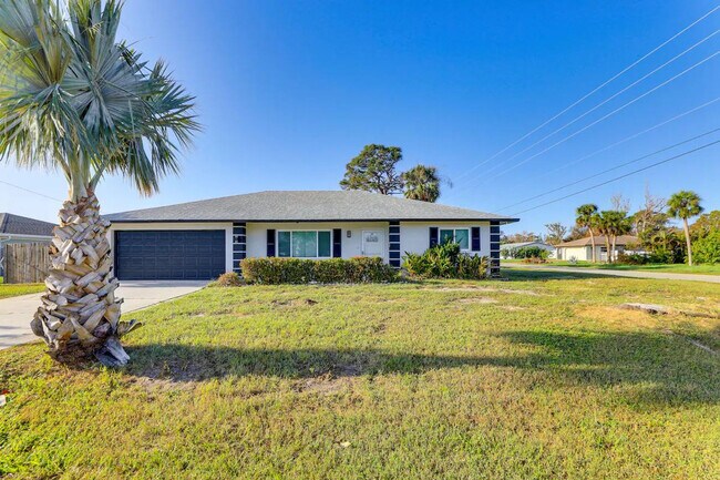 Building Photo - 3310 Siesta Dr