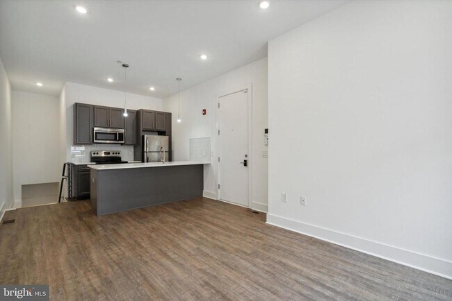 Foto del edificio - 1328 N Franklin St
