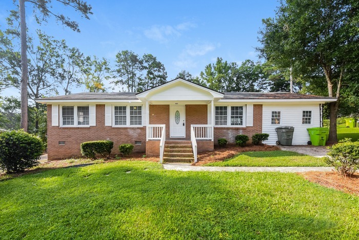 Primary Photo - Lovely 4 Bedroom Home