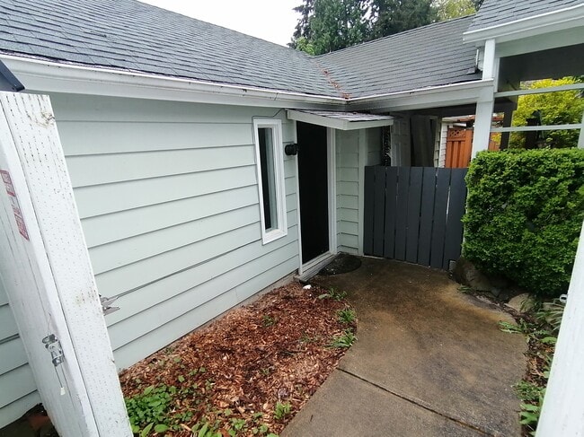 Building Photo - 11225 Goodwin Way