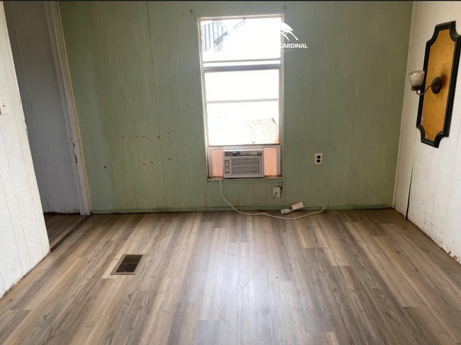 Building Photo - 509 May St