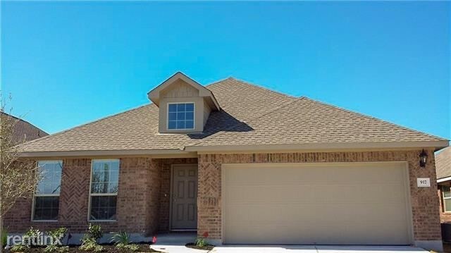 Primary Photo - 3 br, 2 bath Duplex - 917 Coulee Dr