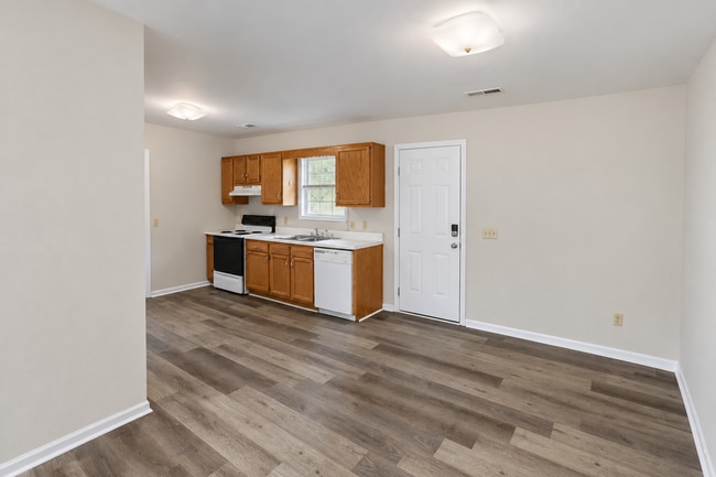 Building Photo - 424 Blake Cir