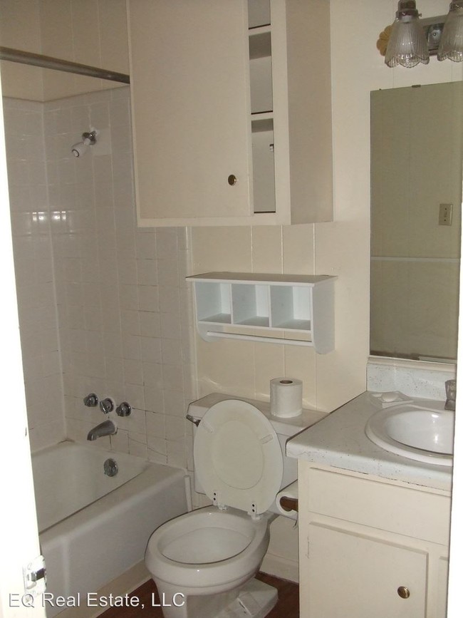 Building Photo - Hallmark Apartments