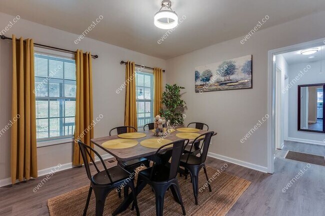 Foto del edificio - 1357 Lorenzo Dr SW