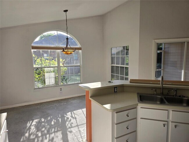 Building Photo - 6048 NW 36th Terrace