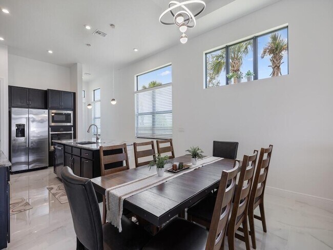 Building Photo - 12442 SW Lunata Way