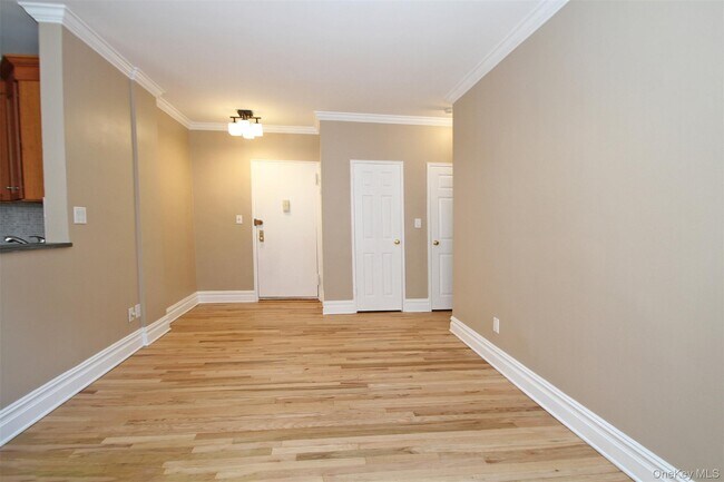 Building Photo - 111 7th St