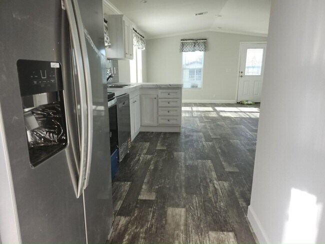 Building Photo - 43 Lake Griffin Dr