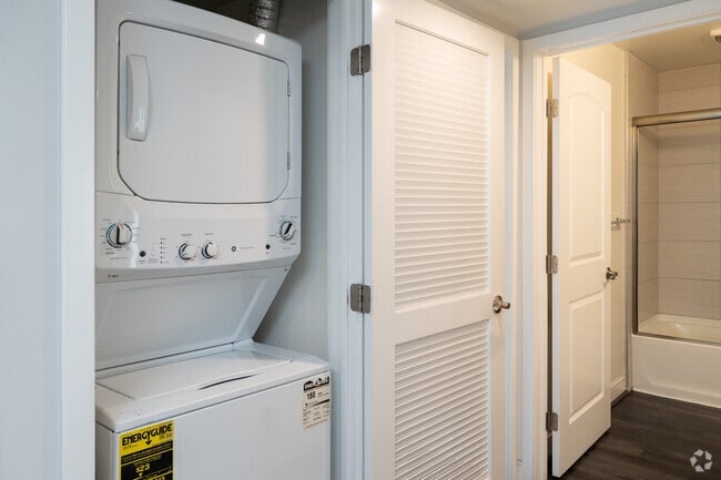 4BR, 3BA - 1,800SF- Laundry - Full 4BR Units + Co-Living Available