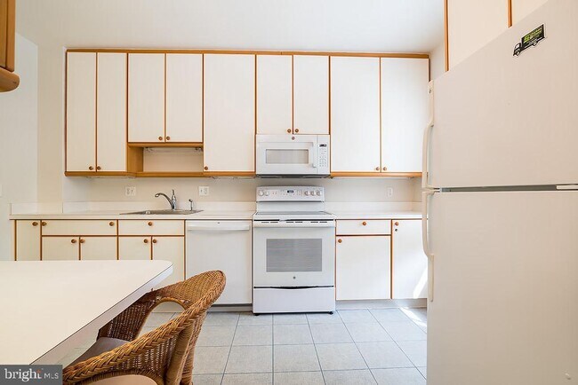 Foto del edificio - 3500 Hamlet Pl