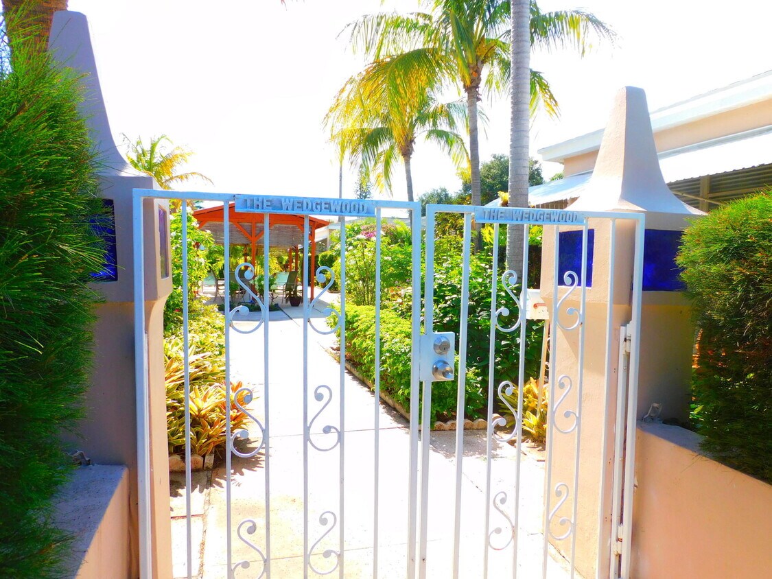 Primary Photo - 231 S Palmway