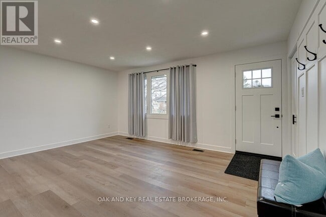 Building Photo - 13 Dunwich Dr