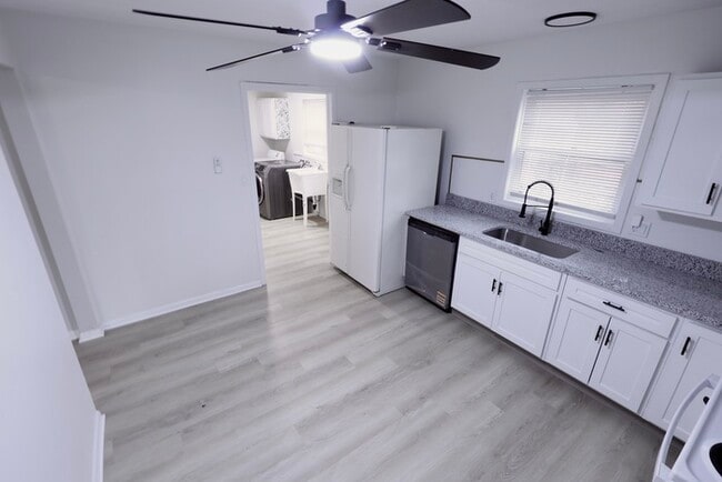 Building Photo - 1190 Hazel St