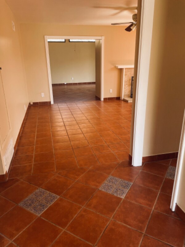 Foto del edificio - 381 E Emerson St