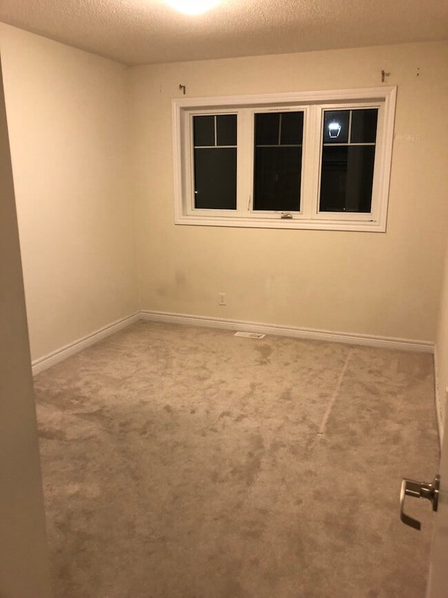 Building Photo - 68 Great Gabe Cres