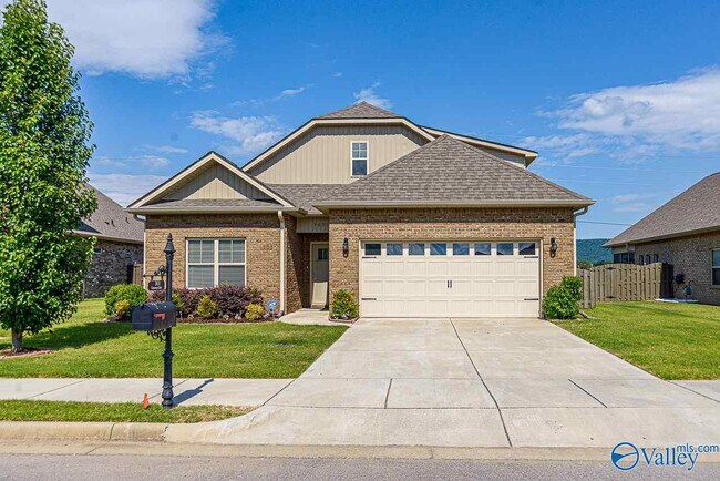 Building Photo - 3031 Greenway Cir SE