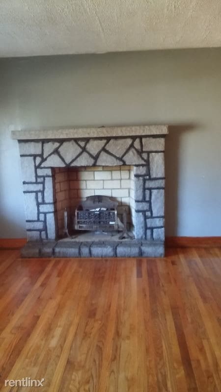 Building Photo - 3 br, 2.5 bath House - 1598 Belleville Road
