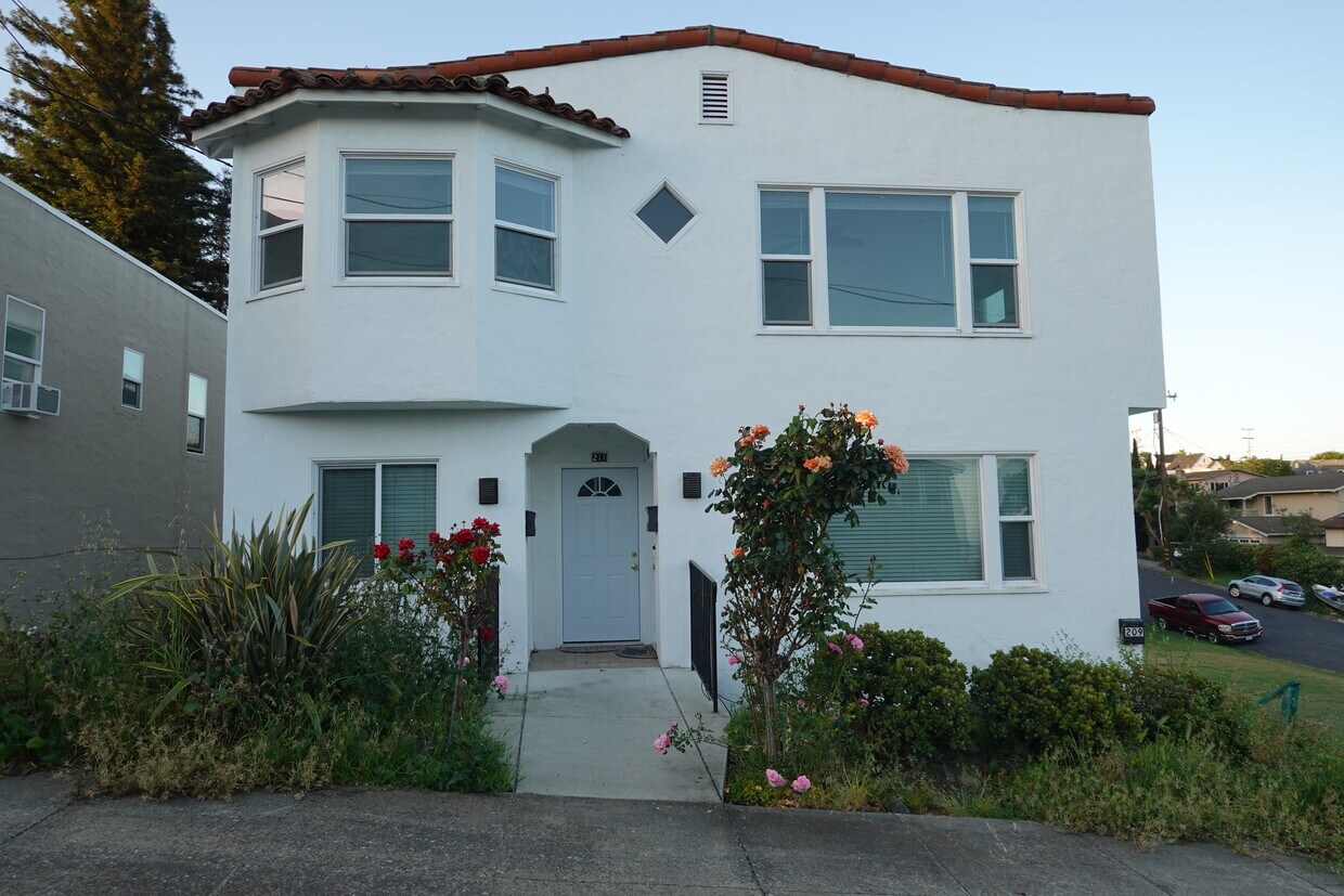 Foto principal - 211 2nd St