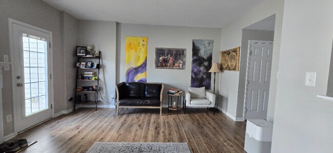 Foto del edificio - 4747 Forestridge Commons Dr