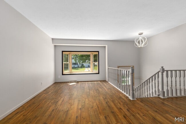 Building Photo - 301 Stadium Dr