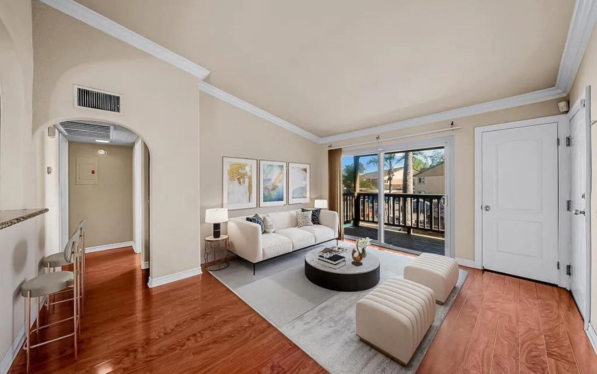 Foto principal - Come see this spacious 1 bedroom upstairs ...