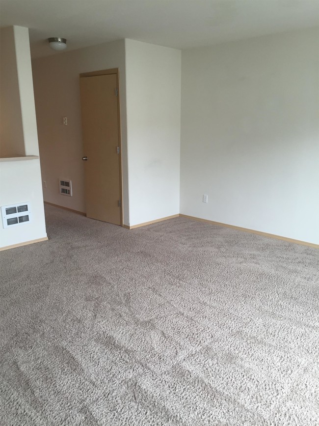 Foto del edificio - 1225 N Oak Harbor St