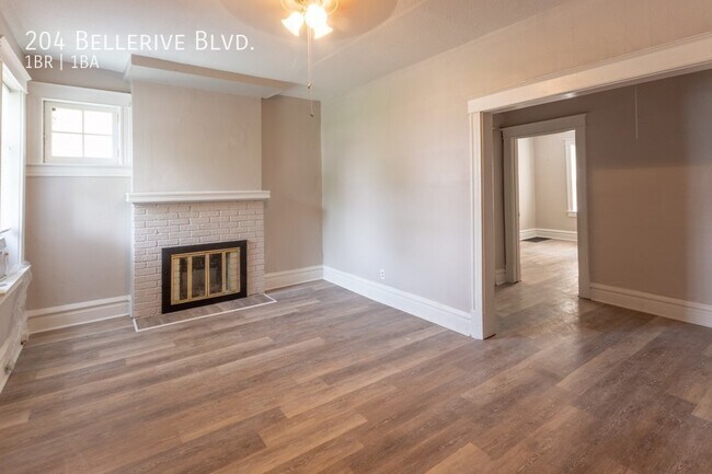 Foto del edificio - Newly remodeled ground floor apartment on ...