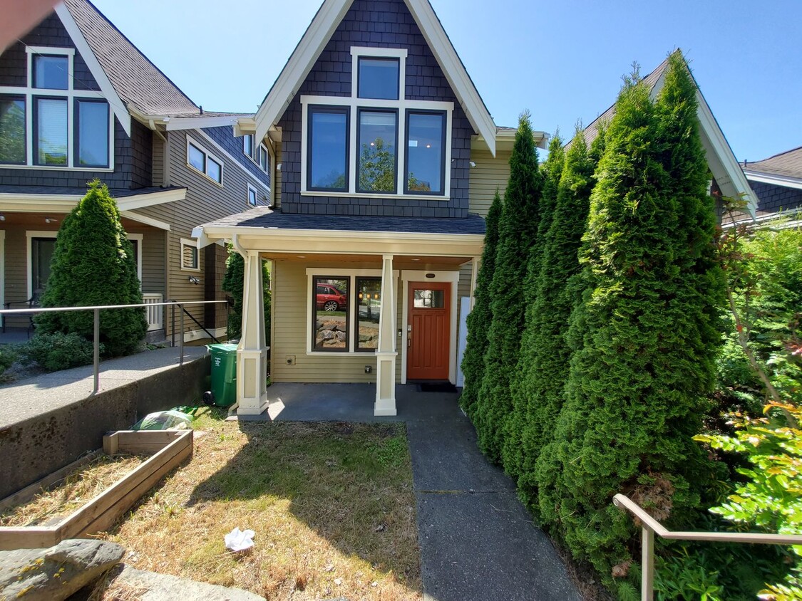 Primary Photo - Lovely Judkins Park Townhome!