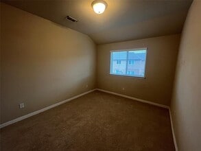 Building Photo - 250 Barrington Ln